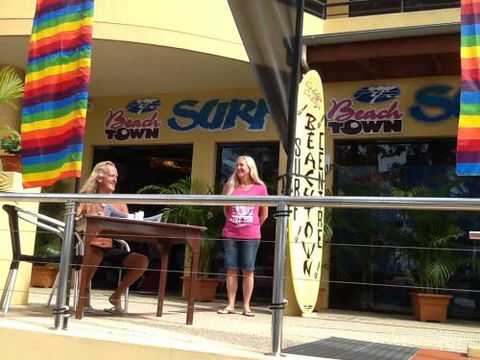 Beach-Town Surf - Click Find 0