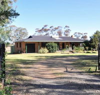 Talga Vines Vineyard Escape - Click Find