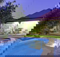 Pioneer Motel - Click Find