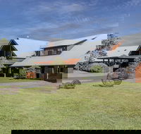 Spicers Peak Lodge - Click Find