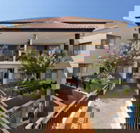 Astra Apartments - The Griffin - Click Find