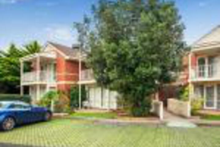 Ivanhoe VIC Click Find