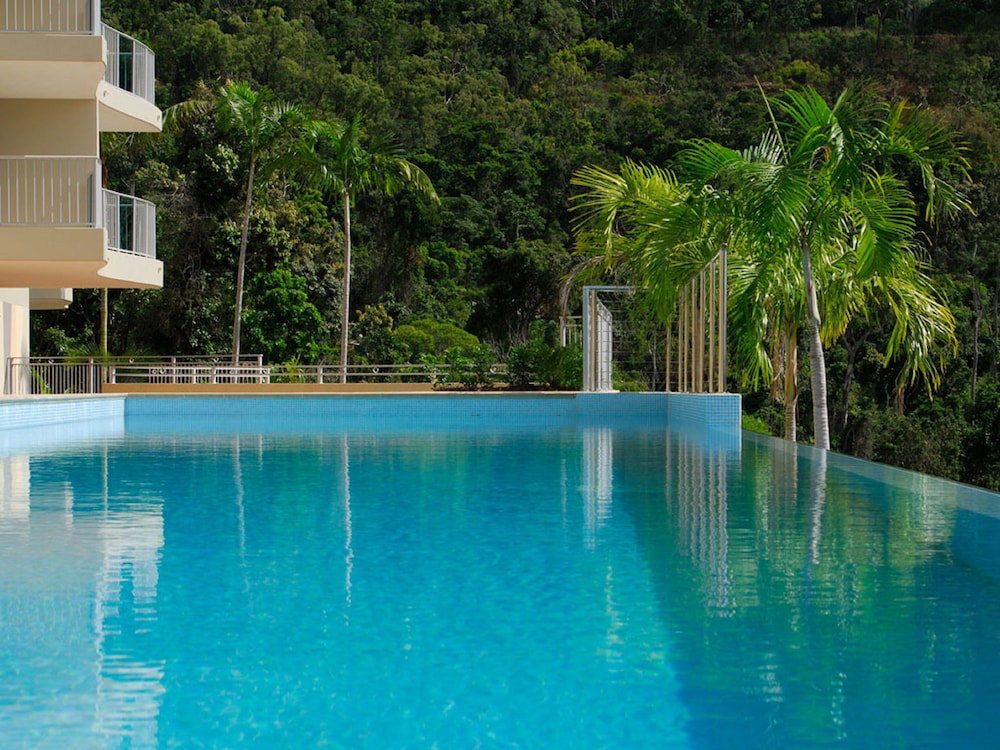 Airlie Beach QLD Click Find