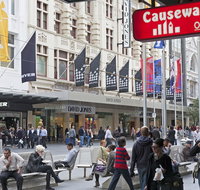 Causeway Inn On The Mall - Click Find