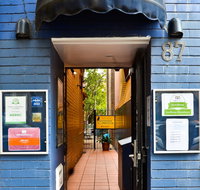 Blue Parrot Backpackers - Click Find