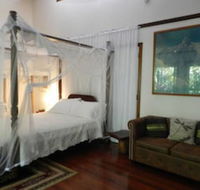 Oskars Rainforest Retreat - Click Find