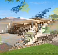 Central Redcliffe Holiday House - Click Find