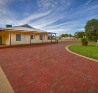 Lake Tyrrell Accommodation - Bridge Guide