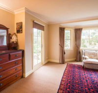 Wattle Grove Homestead Bed  Breakfast - Click Find