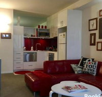 Quiet Laneway Apartment Near Bourke St. Mall - Click Find