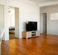 High View Cottage - Click Find