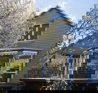 Boatshed Villa Yellow Door - Lawyer Find