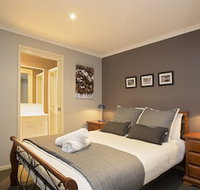 Acacia 2 - Luxurious Holiday Townhouse - Click Find