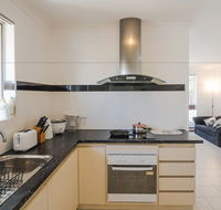 Cosy Murdoch Home - Local Finder