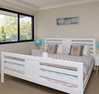 Khione 1 - Modern spacious with views towards Lake Jindabyne the mountains beyond - Click Find