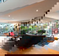 Dee Jays Studio - Click Find