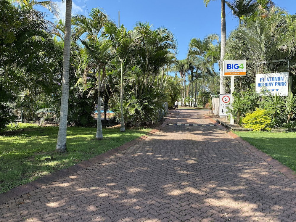 Kingfisher Bay Resort ACT Click Find