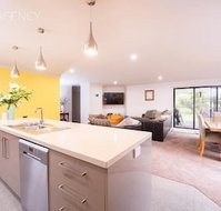 Euphoria House - Click Find