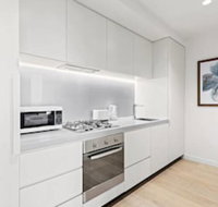 Empire Apartment - Click Find