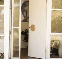 Twiggy at Anglesea - Click Find