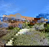 Dromaius 5 - Great Views of The Snowy Mountains - Bridge Guide