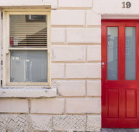Modern Sydney / Surry Hills 19th Century Cottage - Click Find