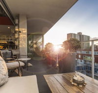 Loft Penthouse With Startling City Views Parking - Click Find