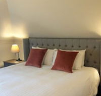 Lythgo's Row Colonial Cottages - Click Find