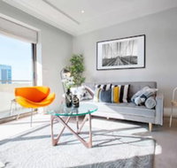 Russell St. Hotel Apartment - Click Find