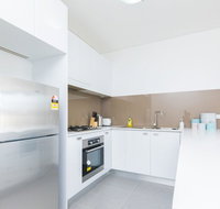 Boutique Modern Home - Click Find