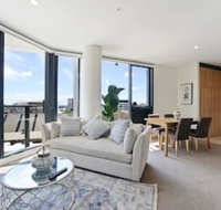Modern Ultra Clean in the Heart of Convenience - Click Find