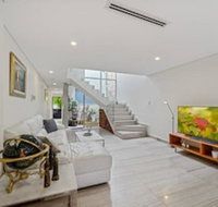 Luxurious New House Hidden Near Central CBD - Click Find