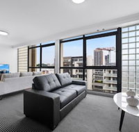 Stylish Spacious Apt with Double Living Room - Click Find