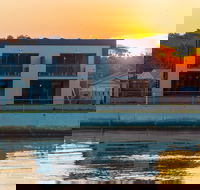 Ulverstone Waterfront Apartments - Click Find