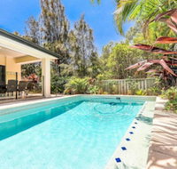 Large House with Pool - Click Find