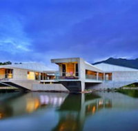 Alkira Award Winning Luxury Holiday Home - Click Find