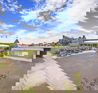 Hamilton Lakeside Motel - Click Find