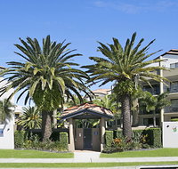 Sandcastles on the Broadwater - Click Find