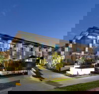 The Glen Hotel Suites - Bet 4u