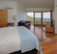 Chriss Beacon Point Restaurant  Villas