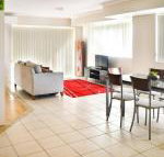 Beachside 4 with Airconditioning  Spa Bath - Click Find