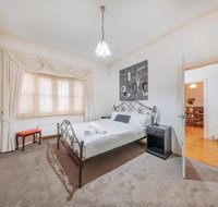 Camberwell Bright Camberwell 5Bedder 2Bath Huge Classy Family home - Lawyer Find