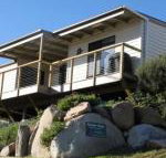 KINGFISHER COTTAGE Beachfront at the Binalong Bay - Lawyer Find