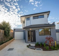 Trendy Sweet Home In Blackburn South - Lawyer Find