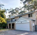 Four Bedroom Quality Townhouse - Lawyer Find