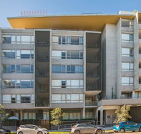 Roseberry Apartment For Travelling Couple In Green Square - Click Find