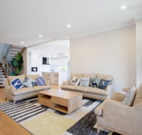 Lux Style 4BR Townhouseashwood - Lawyer Find