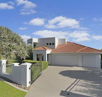 Castaways Beachside Family Retreat 44 Driftwood Drive - Click Find