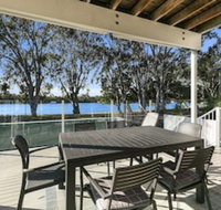 Stunning River House 51 Hilton Esplanade - Click Find