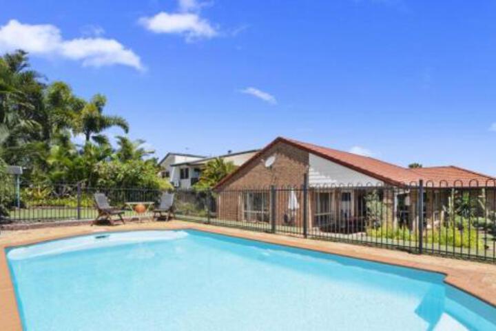 Banksia Beach QLD Click Find